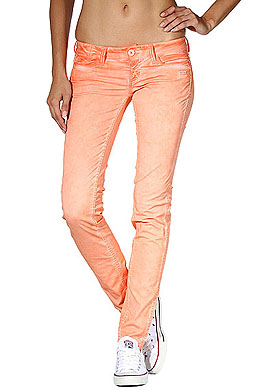 Fashion-Vergleich: Bequeme Loose Fit oder sexy Skinny Fit?